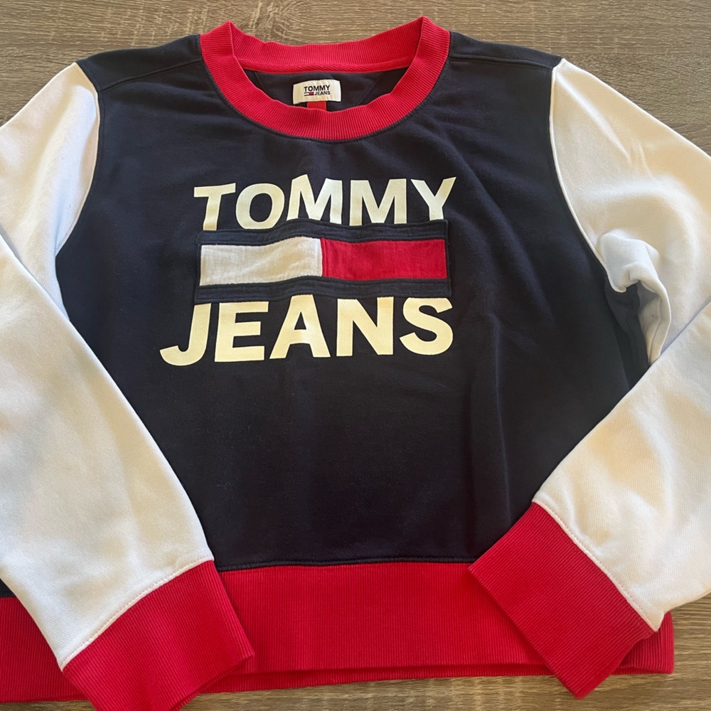 Tommy Hilfiger women’s Navy, Red & White Colorblock Crew Sweatshirt